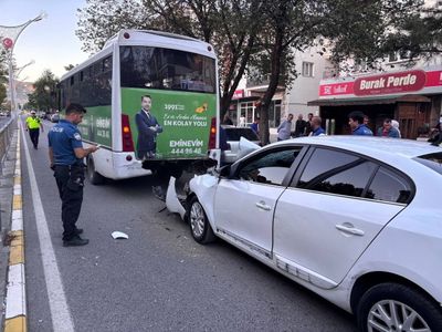 Erzincan'da arkadan çarpma: otomobil sürücüsü ağır yaralandı