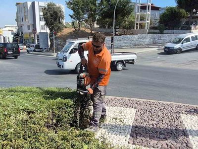Kuşadası’nda yeşil dokunun bakımı ve düzenlemesi