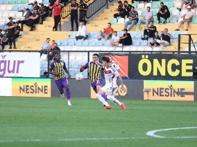 Eyüpspor ile Gaziantep FK devreyi golsüz eşitlikle tamamladı