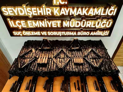 Seydişehir'de araçta 1.560 parça tabanca ele geçirildi