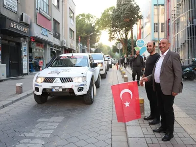 Merkezefendi sokaklarında baja rüzgârı kortej geçişiyle hayat buldu