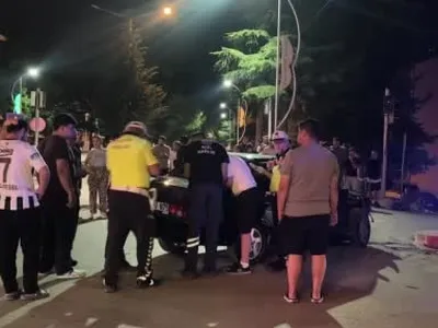 Burdur kavşağında otomobil ile motosiklet çarpıştı, sürücü hastaneye kaldırıldı