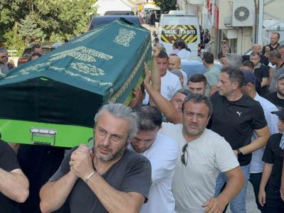 Denizde yeğenini kurtarmaya çalışırken hayatını kaybeden enişte toprağa verildi