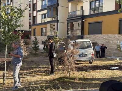 Eskişehir'de minibüs bahçeye uçtu: 8 kişi yaralandı