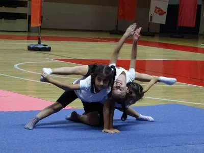 Amatör spor haftası samsun'da kortej ve salon gösterileriyle kutlandı