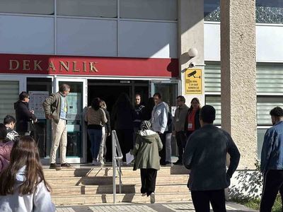 Eskişehir trafiği sınav saatini zorladı: adaylar son metreyi koşarak yetişti