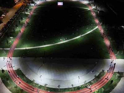 Merkez Park'ta sporla gün, sinemayla gece canlandı