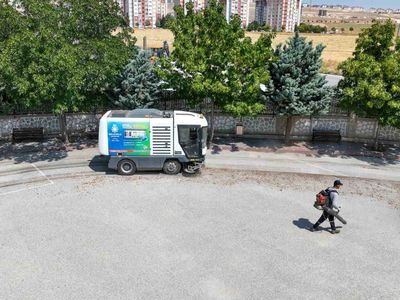 Selçuklu'da okullar bahçe bakımıyla yeni döneme hazırlanıyor