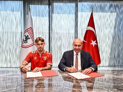 Samsunspor savunmasına yatırım yaptı: Igor Drapinski 5 yıllık imzayı attı