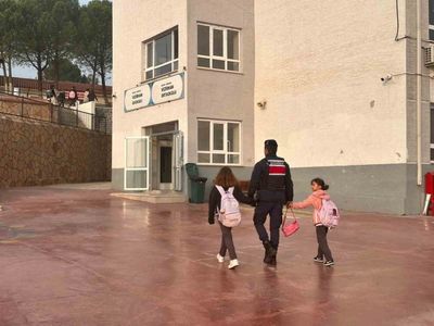 Bilecik'te jandarma okul çevrelerinde güvenlik denetimlerini yoğunlaştırdı
