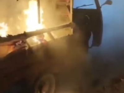 Bursa'da yokuşta alev alan kağıt toplama aracı, tüplerle söndürülemedi