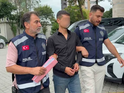 Atakum'da yol kontrolünde durdurulan 21 yaşındaki kişinin üzerinden ruhsatsız tabanca çıktı