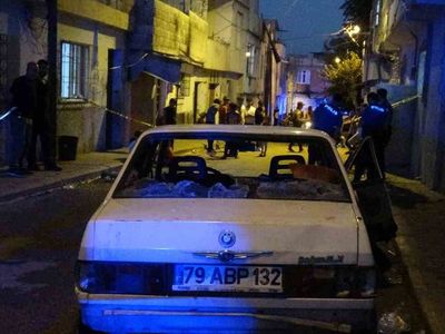 Kilis'te aile kavgasında otomobilin üzerine sürülmesiyle iki kişi yaralandı