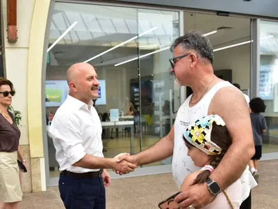 Vali Varol'la çarşı turunda talepler ve öneriler doğrudan iletildi