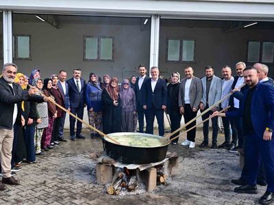 Hamamlıkızık'ta imeceyle sürdürülen Nebi Dede çorbası geleneği birlik ve bereket getirdi