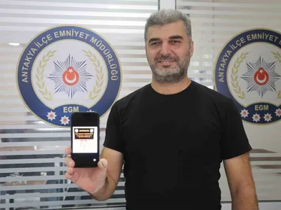 Yola düşen 500 bin liralık ziynet çantasını alan kadın iki saatte yakalandı