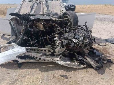 Van-Erciş yolunda otomobil takla attı: dört kişi yaralandı