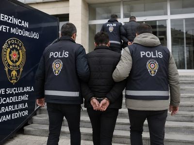 Erzincan’da güvenlik operasyonunda 45 aranan şahıs yakalandı
