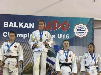 İzmir’in judocuları Arta’dan üç madalyayla döndü
