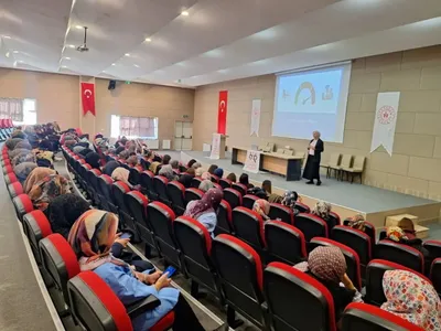 kütahya’da personele aile bilinci ve dijital çağda çocuk yetiştirme eğitimi verildi