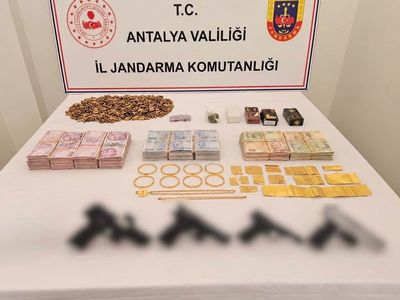 Kepez'de jandarmadan silah ve uyuşturucu operasyonu