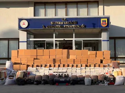 Çay Mahallesi'nde üretime dönük kaçak malzeme ele geçirildi
