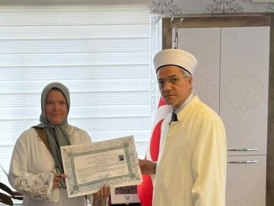 Almanya'dan tatil için gelen Rabea Kanacke Manavgat'ta İslam'ı seçti