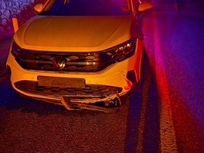 Hasankeyf’te beklenmedik tehlike: yola düşen koltuk otomobile çarptı