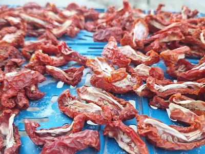 Sarıgöl'de yazdan kalan lezzetler kış sofralarını zenginleştiriyor
