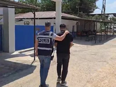 Hatay polisi Reyhanlı'da konut ihlali suçundan 4 yıl 2 ay kesinleşmiş cezası olan kişiyi tutukladı