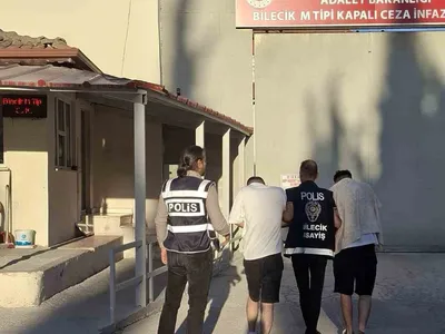 Bilecik'te yolda durdurulan araçta 3 milyonluk ziynet eşyası ele geçirildi