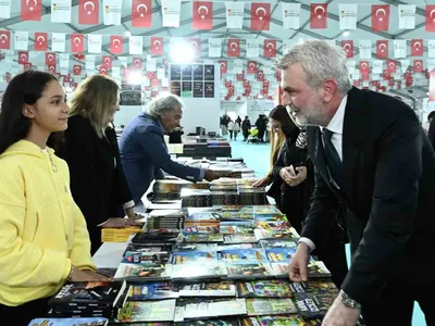 Kahramanmaraş'ta edebiyat mirasını sahneleyen kitap fuarı açıldı