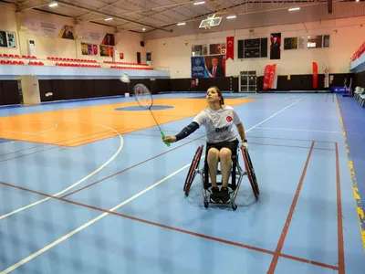Polioyu yenip raketle dünya kürsüsüne çıkan Adanalı sporcu