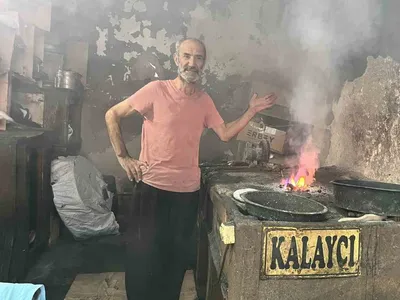 Dördüncü kuşakta Adana'nın bakırına hayat veren kalaycı şair