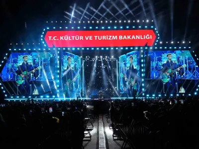 Buray'la sahnede Erzurum gecesi canlandı
