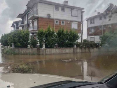 Dalaman’da sağanak yaşamı sekteye uğrattı: Tersakan Çayı kıyıları aştı