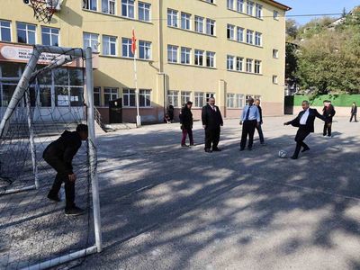 Mesleki eğitimde gençlerin yanında: Nevzat Akbaş öğrencilerle buluştu