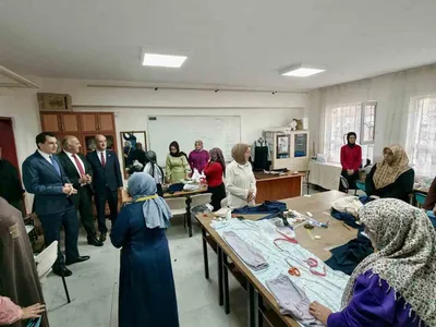 Kaymakam Atam halk eğitimi kurslarında el emeğini yerinde inceledi