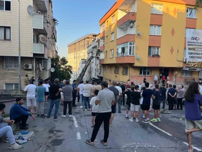 Gaziosmanpaşa'da çatı katı yangını: bir kişi yaşamını yitirdi
