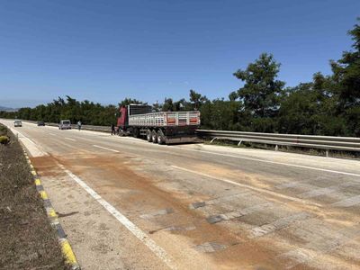 seydiler'de tırla çarpışan traktörün sürücüsü hayatını kaybetti