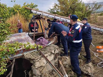 Malatya'da itfaiyenin 30 dakikalık müdahalesiyle kuyudan çıkarılan genç sağ bulundu