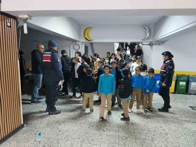 Eskişehir'de okul çevrelerinde ve servislerde kapsamlı jandarma denetimi