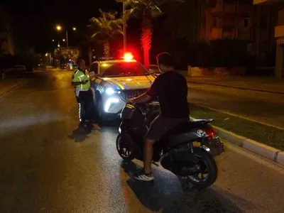 Manavgat'ta ters yönde akrobasi yapan sürücüye 610 bin lira ceza ve 180 gün men
