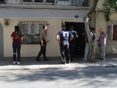 Haber alamayan torunun ihbarı ekipleri seferber etti, yaşlı kadın kapıyı kendi açtı