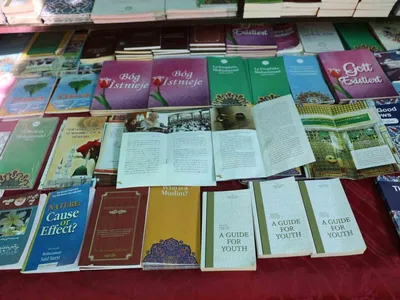 Kızıl vadide 30 yıldır turistlere 15 dilde Kur'an-ı Kerim meali ulaştırıyor
