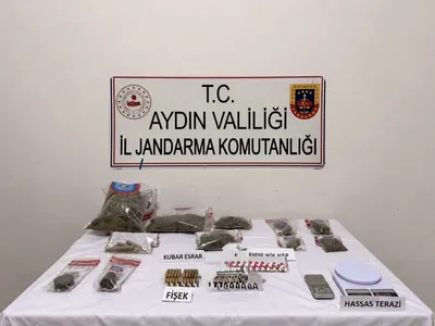 Söke'de eş zamanlı uyuşturucu operasyonunda 3,3 kilogram esrar ele geçirildi