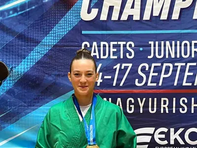 Tuana Kambur 63 kiloda Avrupa kuraş şampiyonu oldu