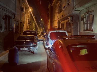Bursa'da trafikte başlayan kovalamaca kaza ve taşlı saldırıyla sonuçlandı