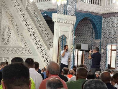 Hutbe eş zamanlı işaret diliyle işitme engellilere ulaştı