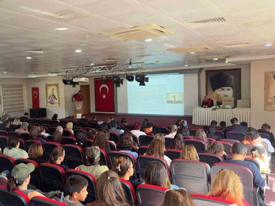 Öğretmenlere terörle mücadelede önleyici roller anlatıldı